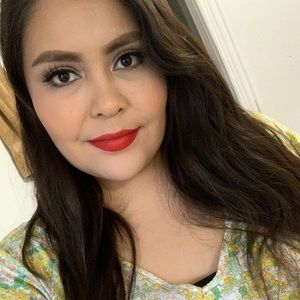 Meet your Posher, Idalia